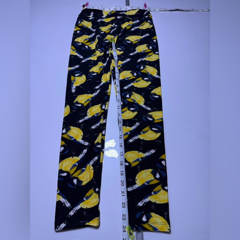 LuLaRoe Women’s Leggings in Black and Yellow Bird Print.